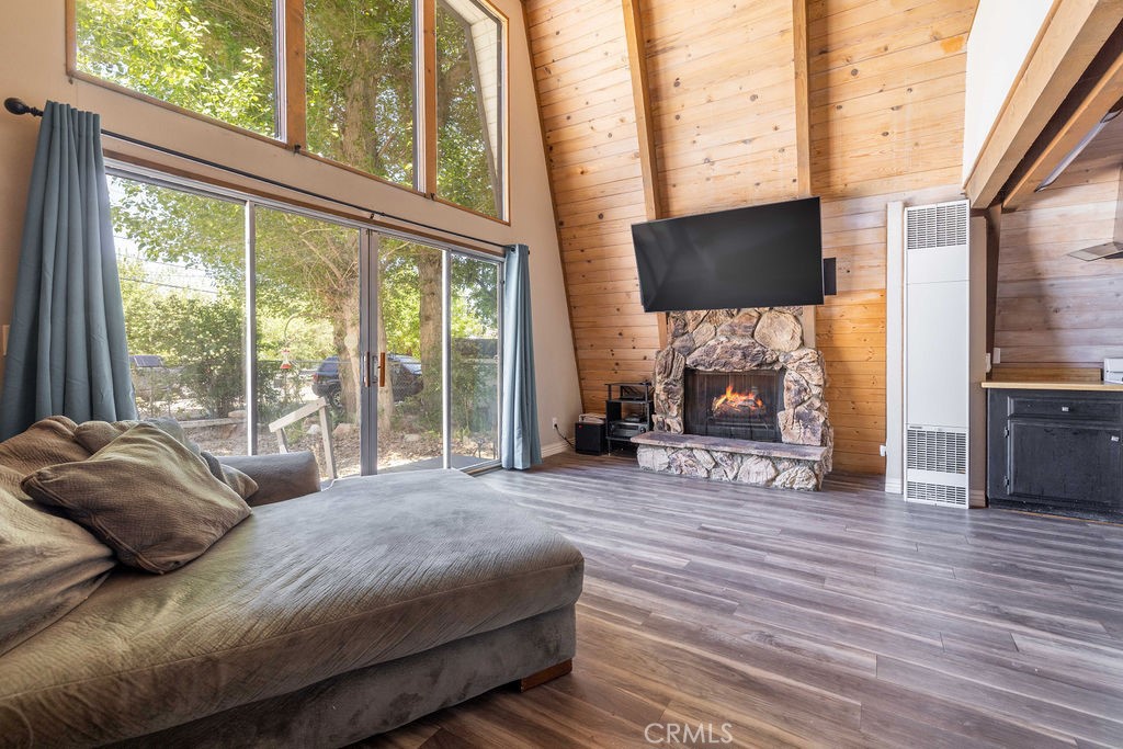 1012 E Fairway Boulevard