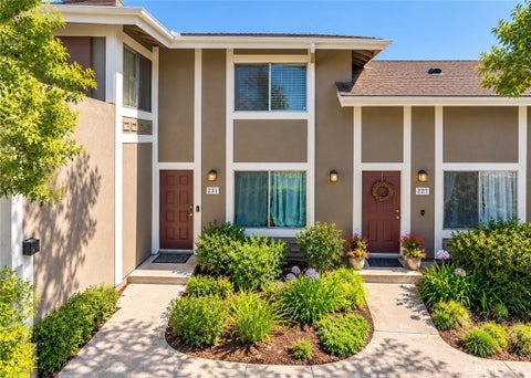 Photo of 231 Gazania Court, Thousand Oaks, CA 91362 (MLS # SR26226984)