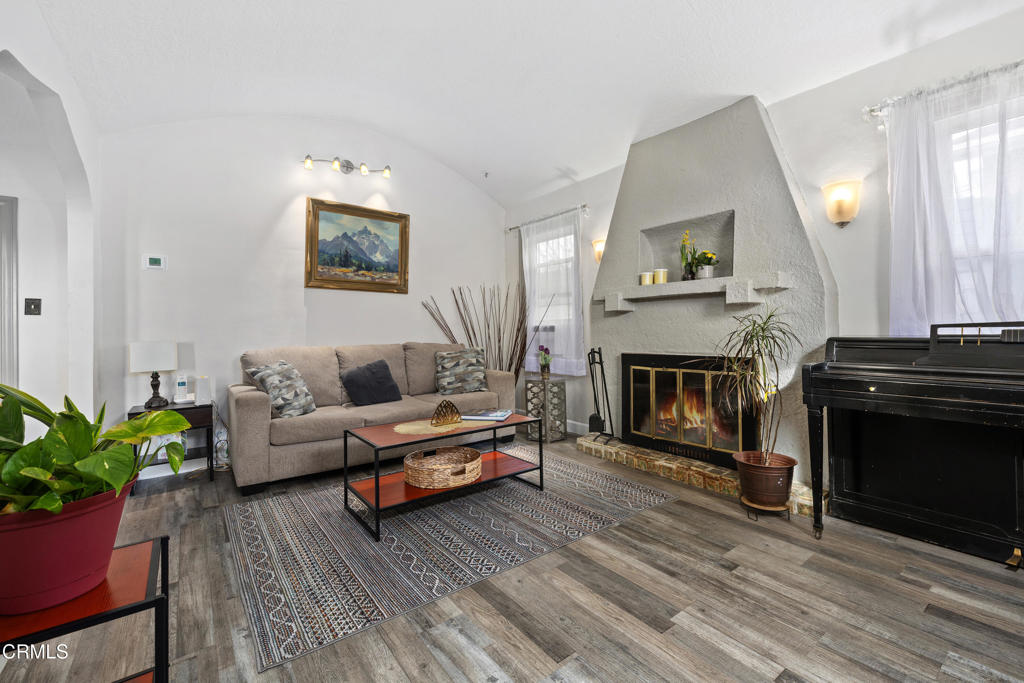 2941 Glenrose Avenue