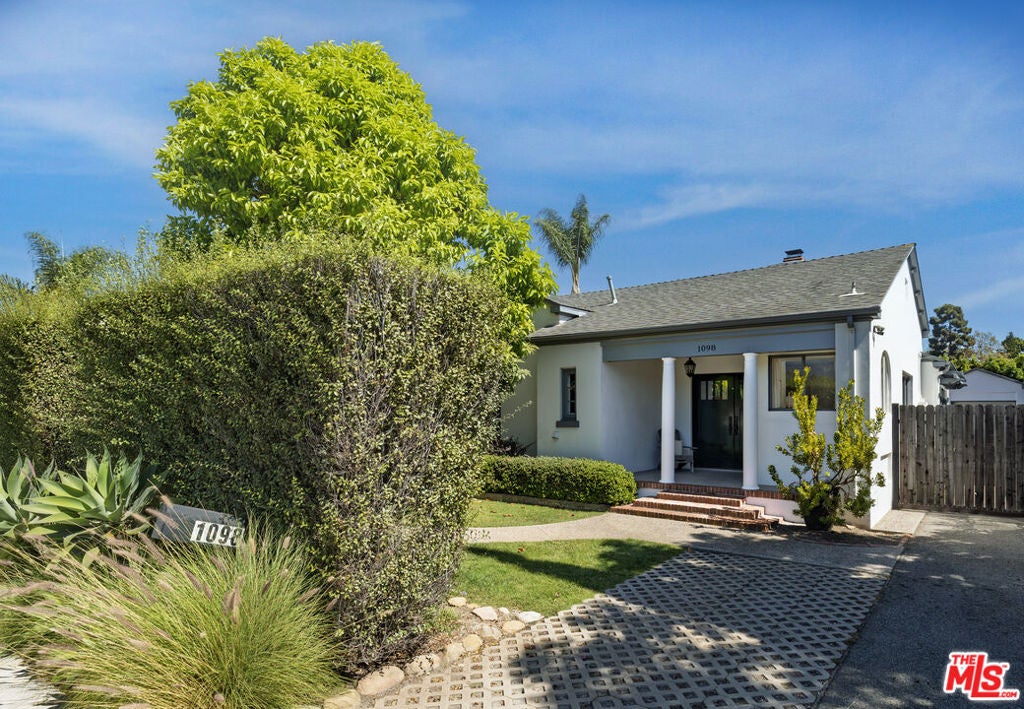 1098 Linden Avenue