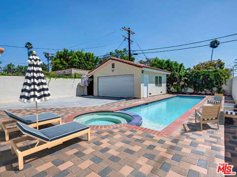 Photo of 712 N Vista Street, Los Angeles, CA 90046 (MLS # 26848525)