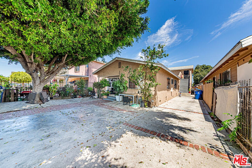 223 E 55th Street