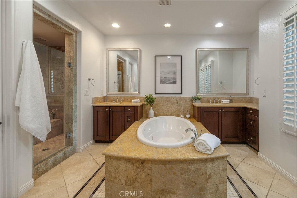 46 Woods Trail, Irvine CA 92603 - Photo 33