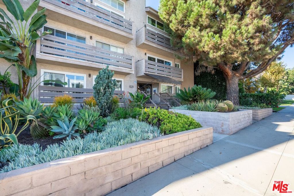 1021 N Crescent Heights Boulevard 205