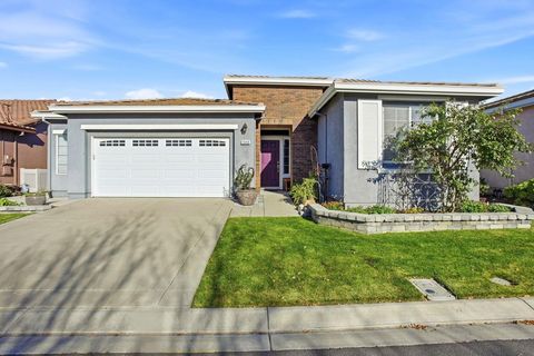 Photo of 1048 1048 Diamante Dr, Rio Vista, CA 94571 (MLS # 41120705)