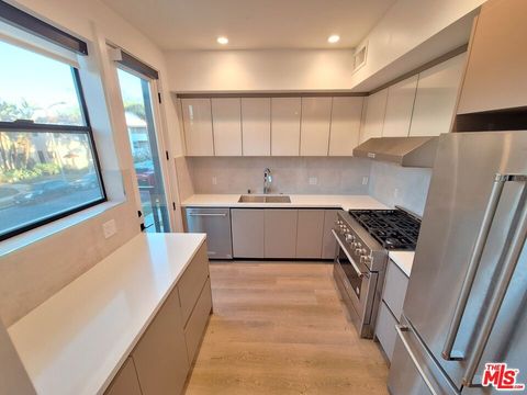 Photo of 8326 Blackburn Avenue #204, Los Angeles, CA 90048 (MLS # 25623161)