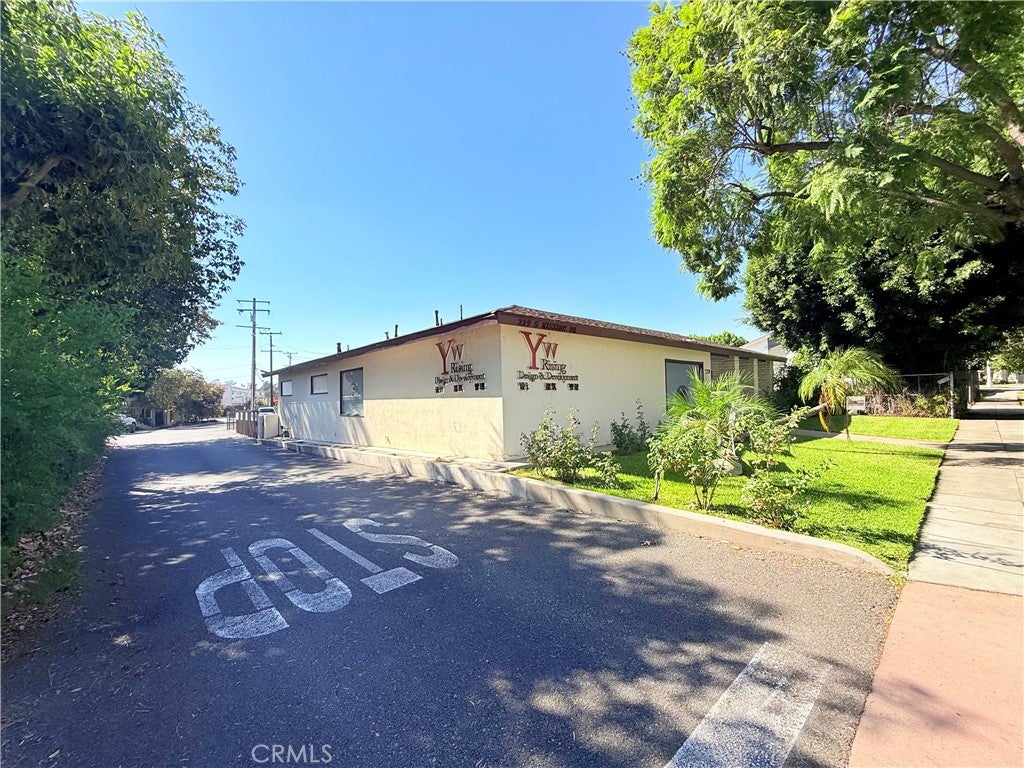229 S Mission