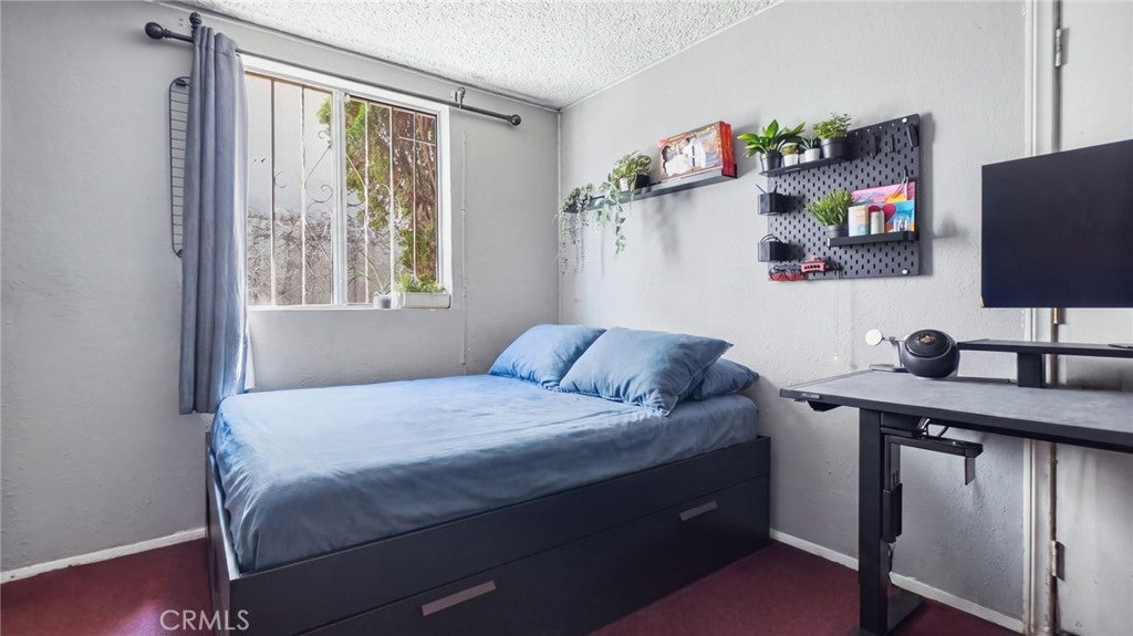 1374 E Vernon