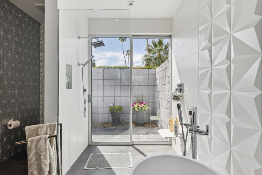 Tamarisk West - Residential