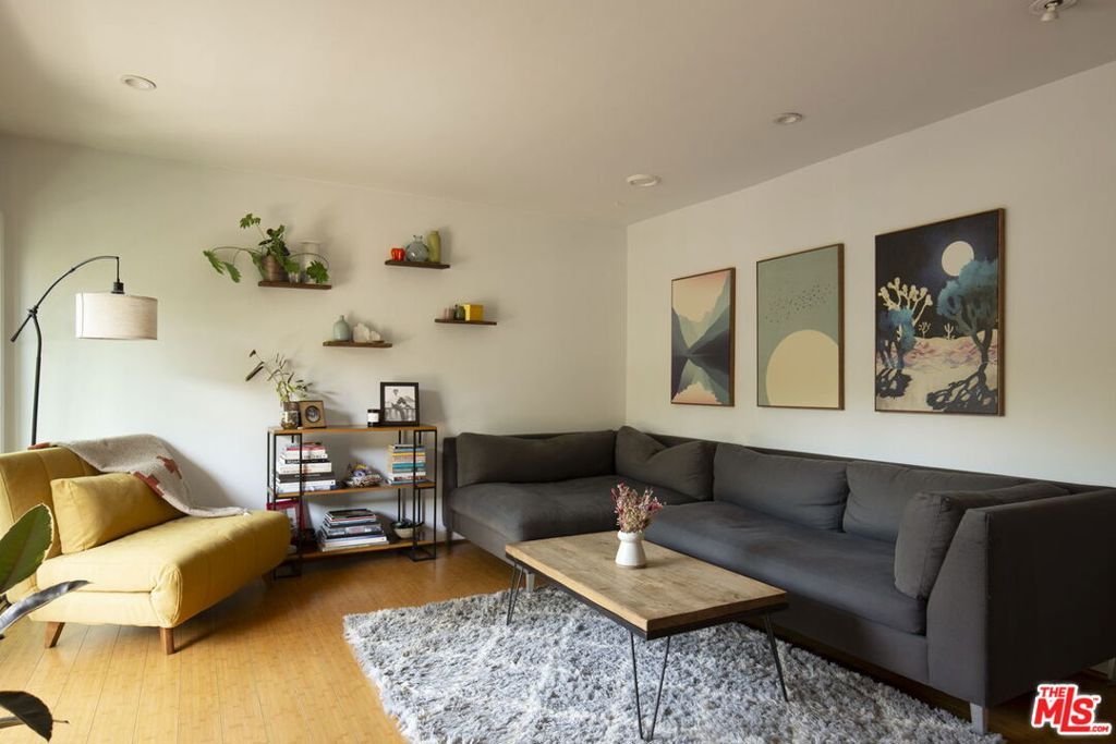 Photo of 950 N Kings Road #208, West Hollywood, CA 90069 (MLS # 25559965)