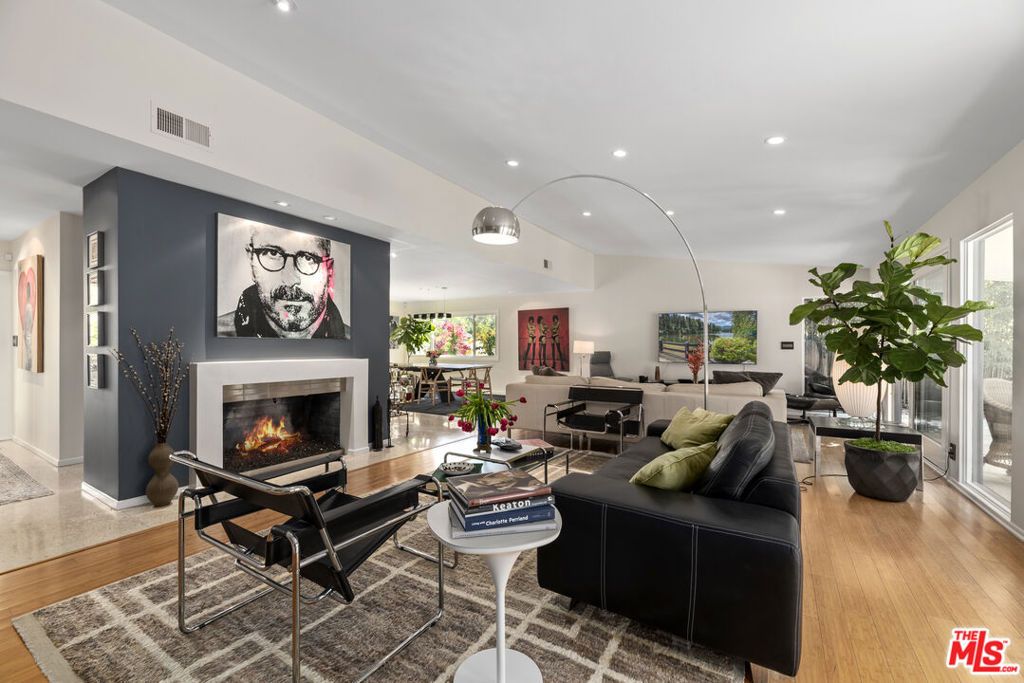 Photo of 8670 Allenwood Road, Los Angeles, CA 90046 (MLS # 25595869)