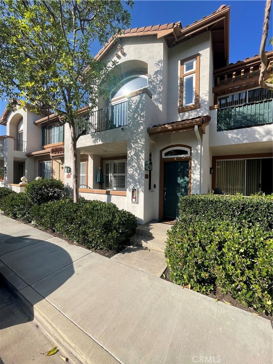 Welcome to this charming Brio residence in the heart of Westpark Irvine. This bright and open 1-bedroom, 1-bath ground-level home features freshly painted interiors, hardwood flooring, kitchen with brand-new cooktop/oven, and a cozy fireplace. The primary suite offers double vanities, a shower stall, and a custom walk-in closet. Enjoy indoor-outdoor living with a private patio perfect for relaxing or entertaining, plus the convenience of in-garage laundry and direct access from the attached one-car garage. Community amenities include pools, spas, tennis courts, and lush greenbelts, all within walking distance to shopping, dining, and fitness. Conveniently located near UCI, John Wayne Airport, and OC beaches, this is Irvine living at its best.