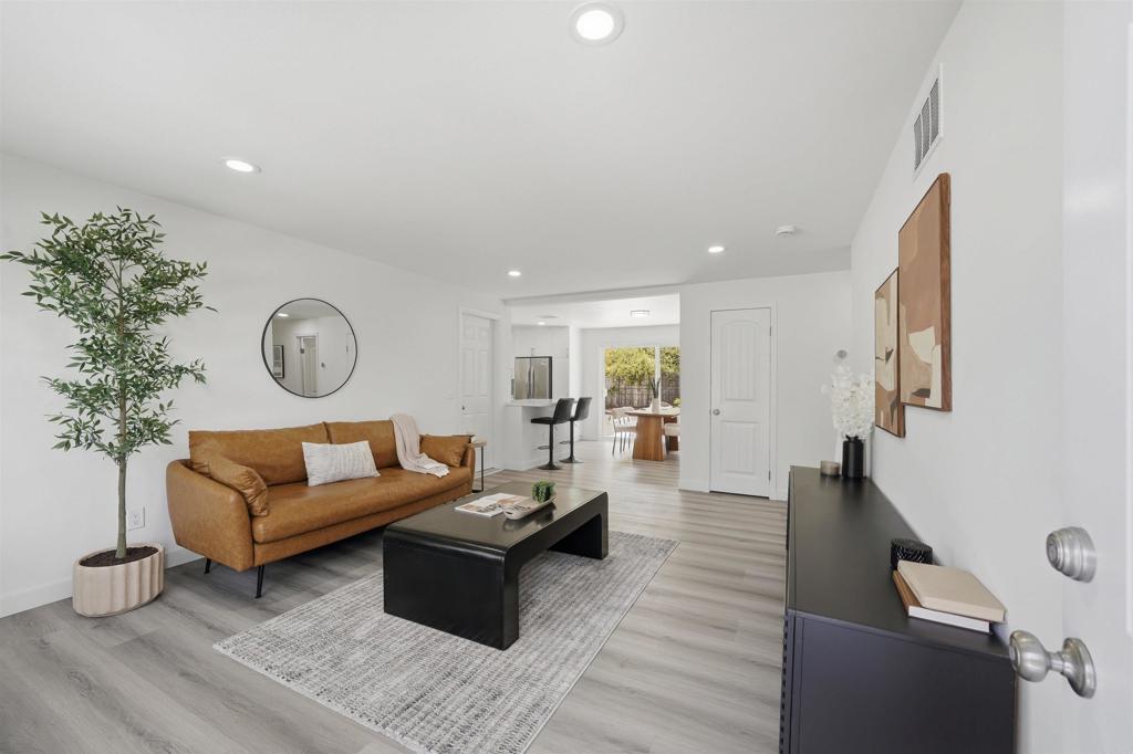13641 Carriage Road