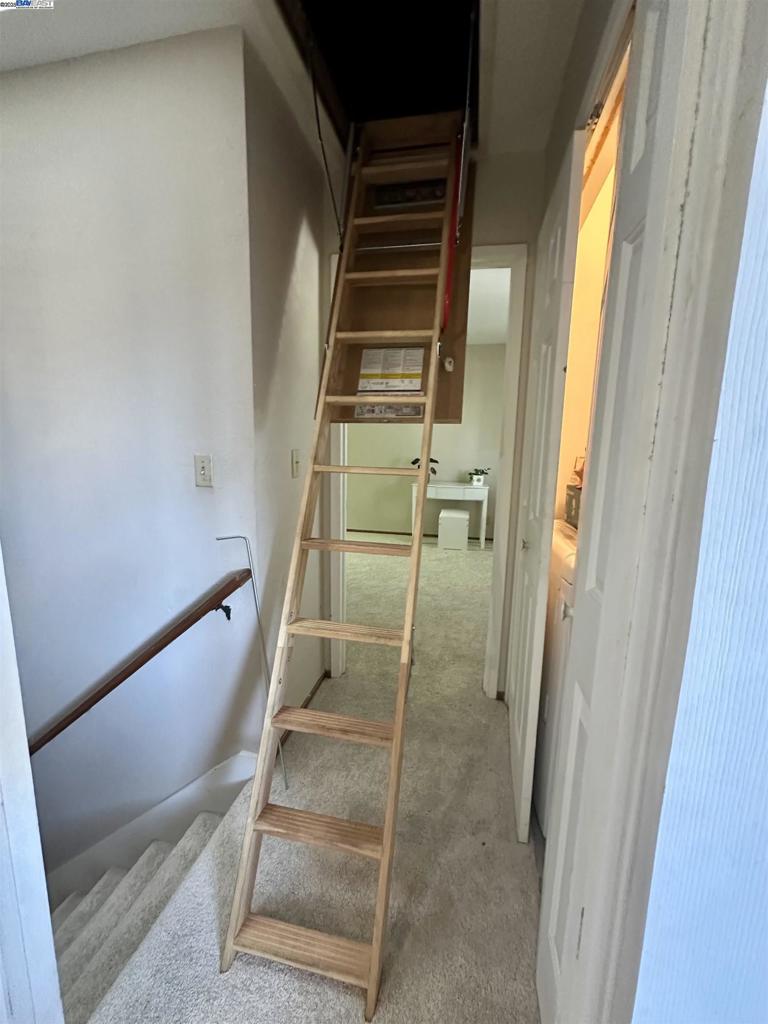 HAYWARD - Residential
