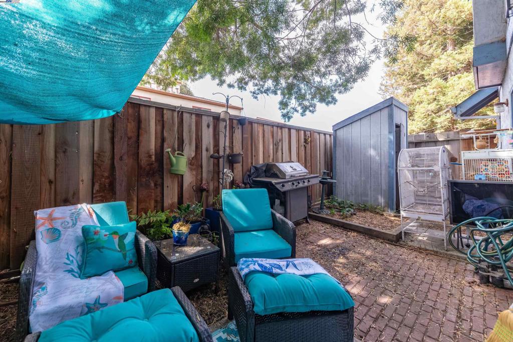 HAYWARD - Residential