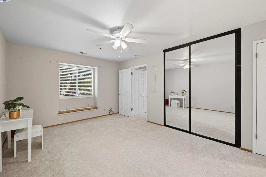 HAYWARD - Residential