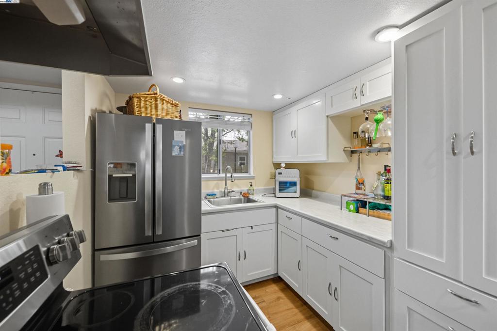 HAYWARD - Residential