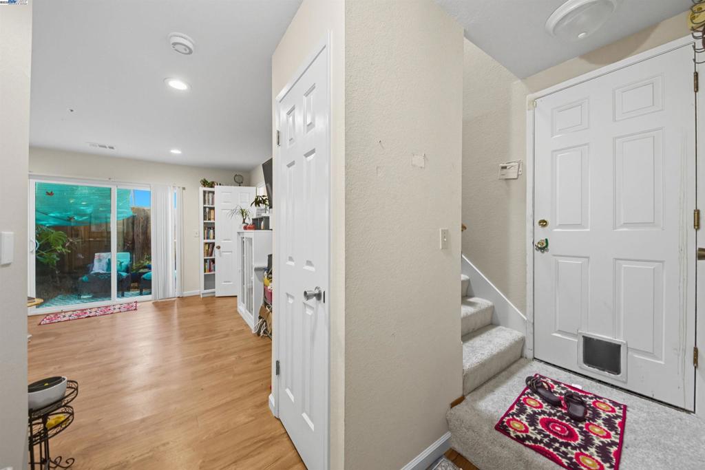 HAYWARD - Residential
