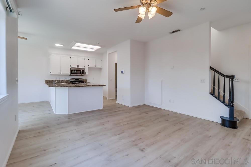 1227 Winter View Pl