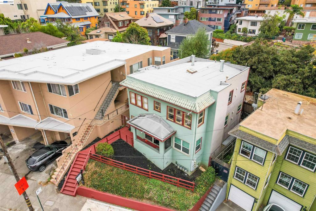216 Oakland Ave