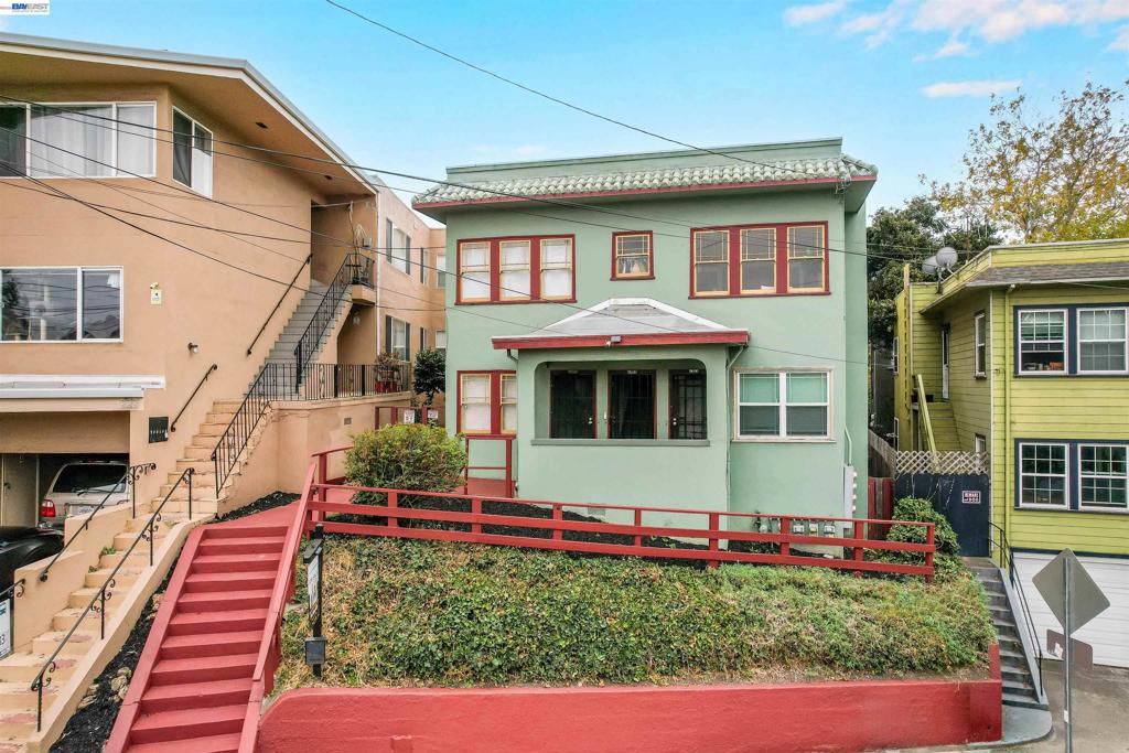 216 Oakland Ave