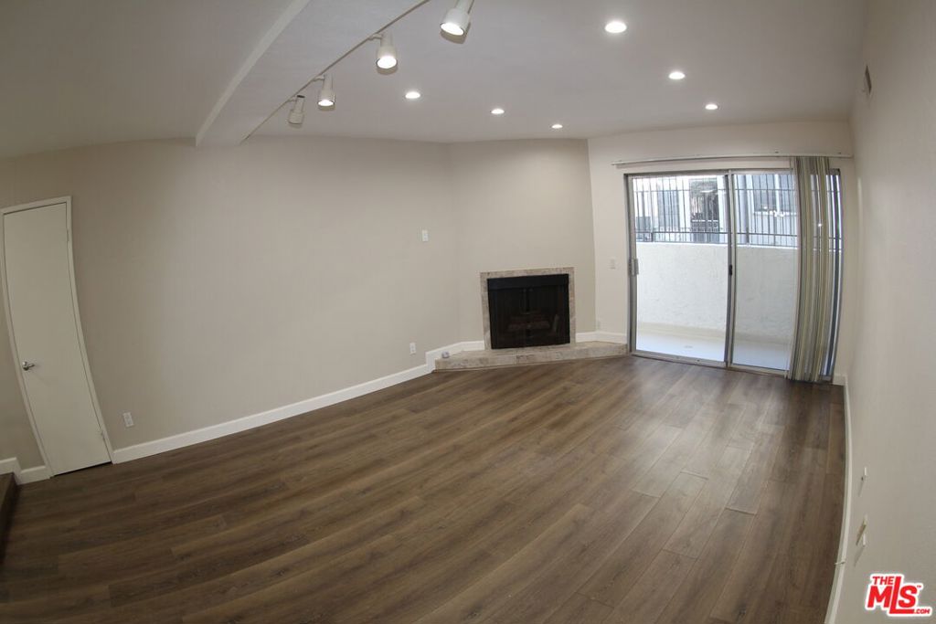 Spacious and inviting, this 1-bedroom, 1-bathroom condominium is located in the highly sought-after Beverlywood area of Los Angeles one of the most desirable Westside communities. Ideally situated near shopping, dining, and everyday essentials, the home offers both comfort and convenience for an ideal living situation. The residence features an open and well-designed layout that maximizes space and natural light, creating a warm and welcoming living environment. Residents of the building enjoy access to a wide array of coveted amenities, including a FITNESS CENTER, RECREATION ROOM, SAUNA, LIBRARY, AND SPARKLING POOL perfect for both relaxation and entertainment.Whether you're looking for a stylish full-time residence or a convenient city retreat, this condominium combines location, lifestyle, and value in one of L.A.'s premier neighborhoods.