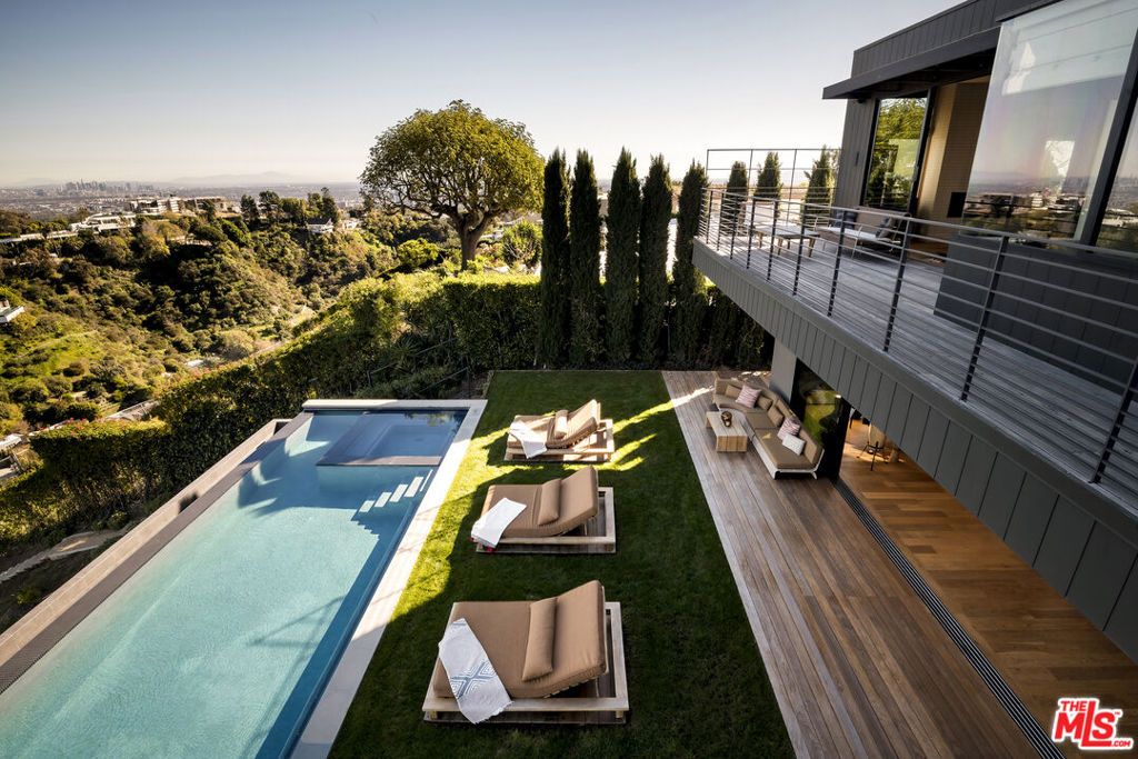 Photo of 1030 Somera Road, Los Angeles, CA 90077 (MLS # 26639807)