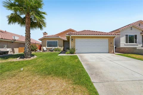 Photo of 17560 Hudson DR, Victorville, CA 92395 (MLS # HD26169558)
