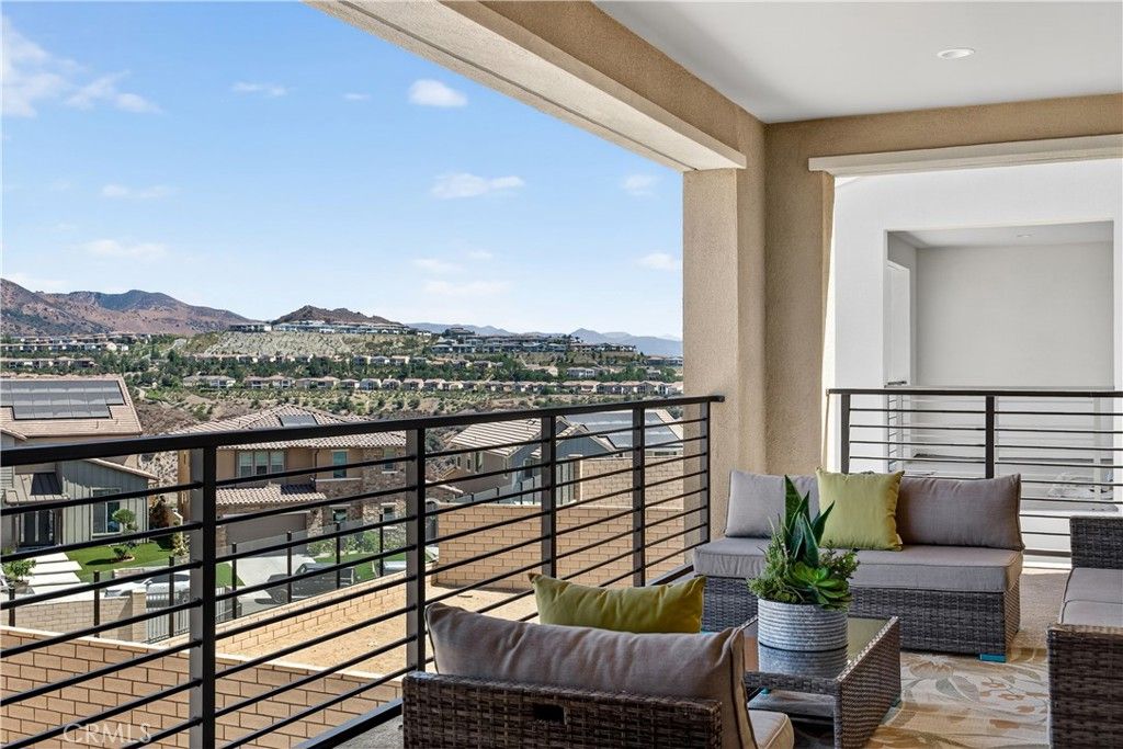Photo of 21219 Currant Ct Ct, Chatsworth, CA 91311 (MLS # OC25214798)