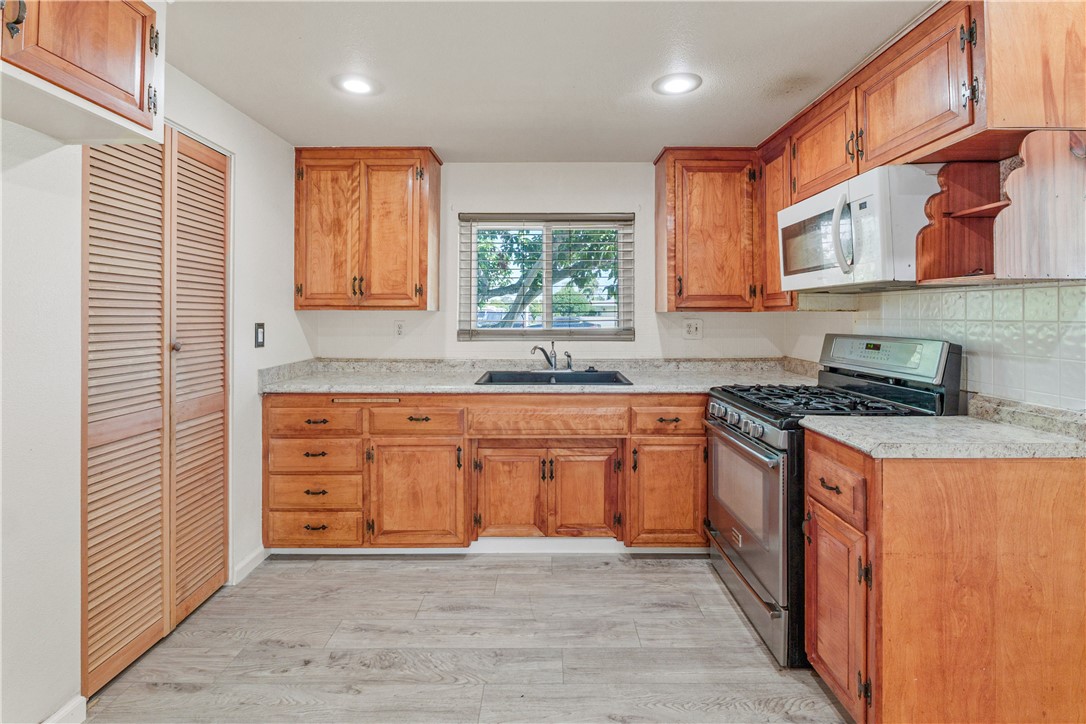 13424 Rockway Drive