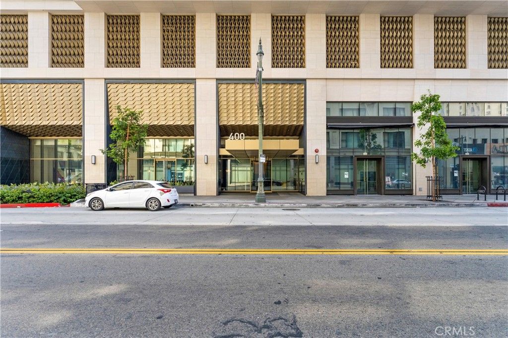 Photo of 400 S Broadway #1314, Los Angeles, CA 90013 (MLS # AR26045924)