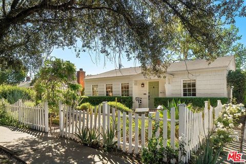 Photo of 11672 McCormick Street, North Hollywood, CA 91601 (MLS # 26667899)