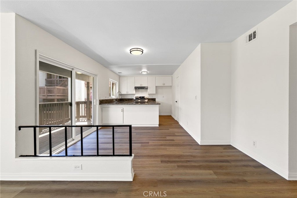 1104 S Citron