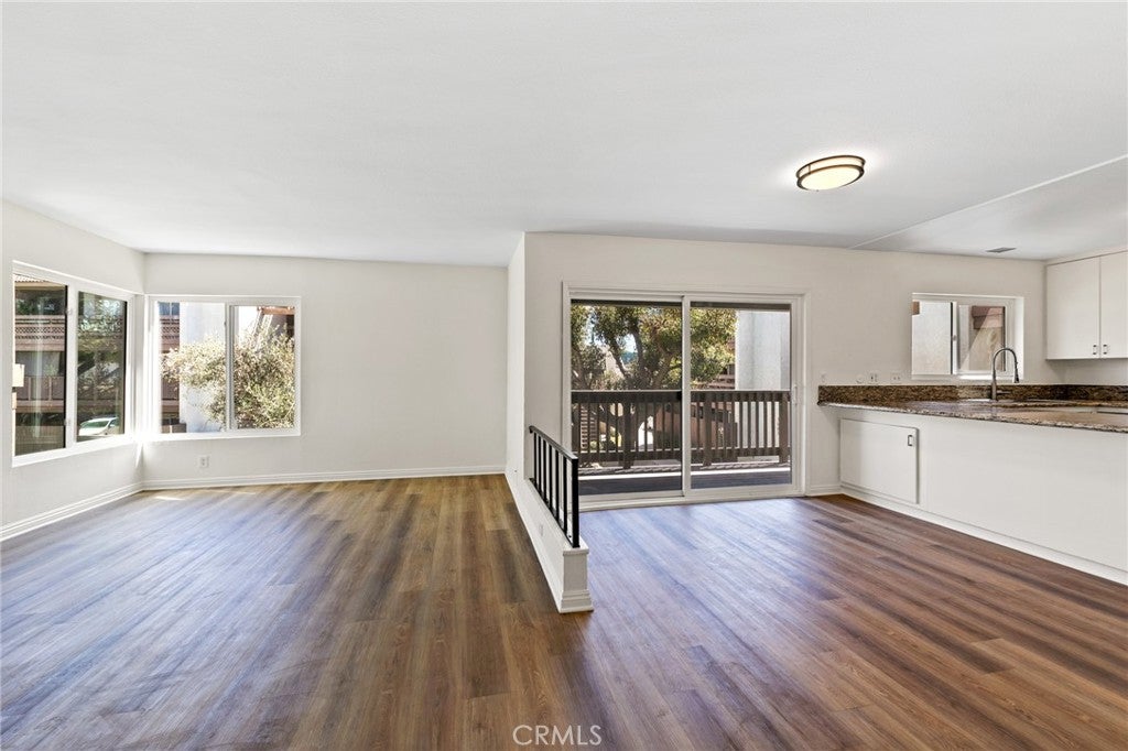 1104 S Citron