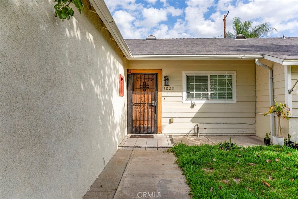 1029 E Galatea