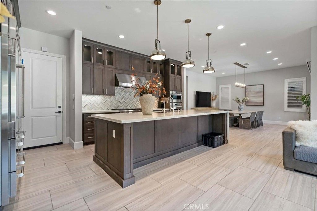 listing image 130727804261503013078