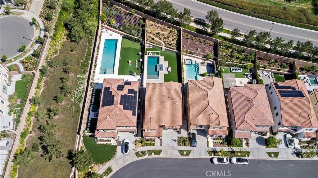 listing image 130723555665601983693