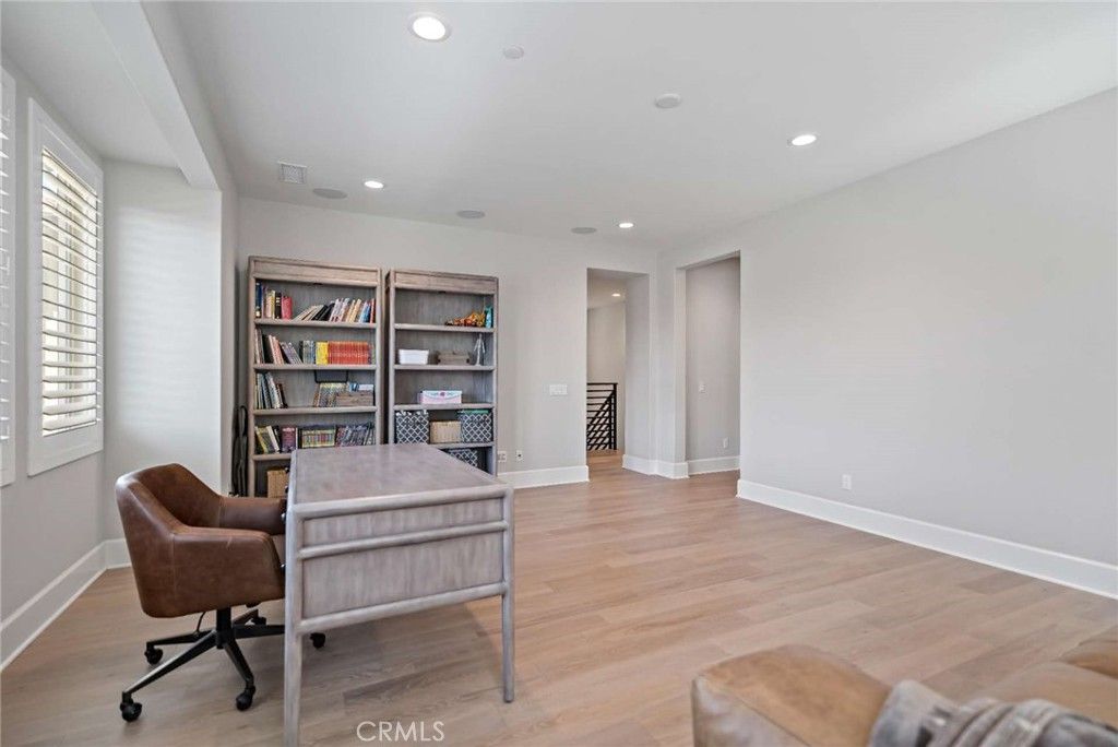 listing image 130727926482450782743
