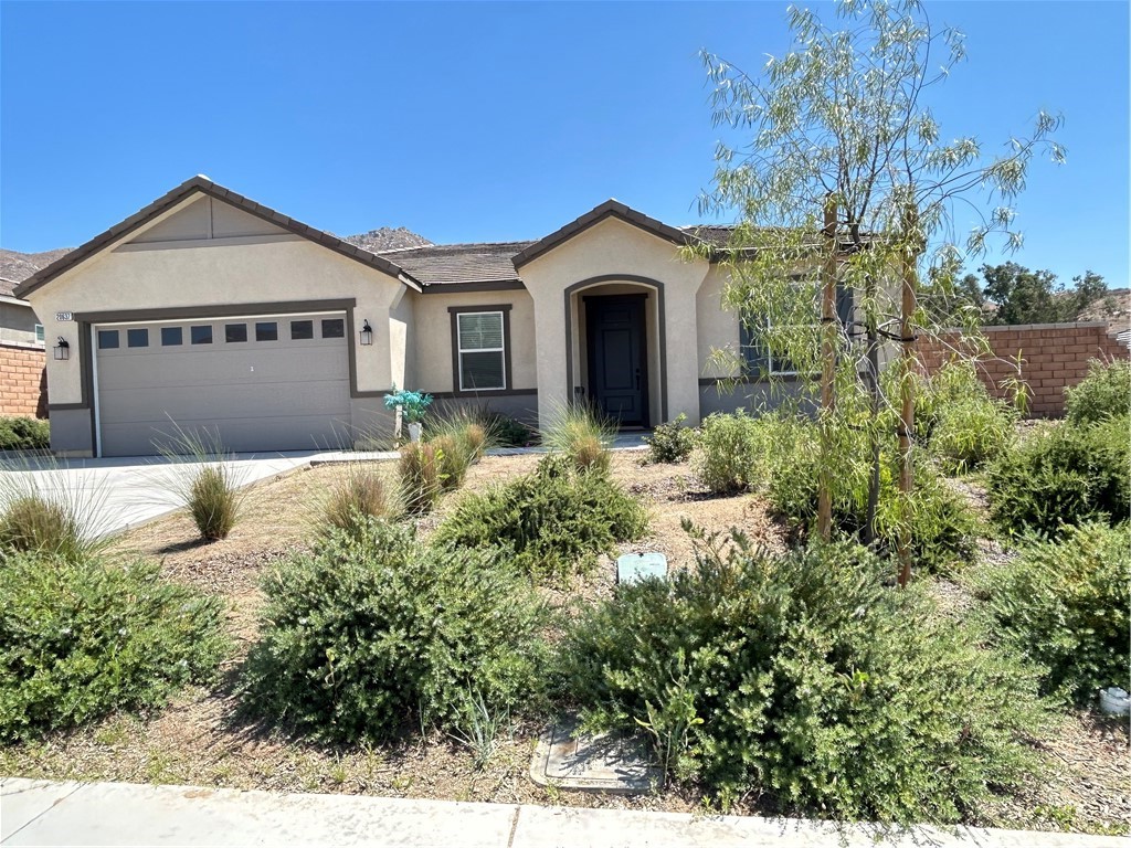 Welcome to this beautiful single-story home for rent in the highly desirable Spring Mountain Ranch community of Riverside!
This spacious residence offers 4 bedrooms and 3 full bathrooms, featuring an open-concept layout that seamlessly connects the kitchen, dining, and living areas—perfect for entertaining or relaxed family living. The modern kitchen boasts a large center island, ideal for casual dining and meal prep.
The primary suite is generously sized and includes a walk-in closet and a private en-suite bath for your comfort. The home also features a two-car garage, solar panels for energy efficiency, and is flanked by single-story homes on both sides, providing additional privacy.
Enjoy a prime location just a 3-minute walk to Spring Mountain Ranch Park and only an 8-minute drive to UC Riverside.
Don't miss this fantastic opportunity—schedule your tour and apply today!