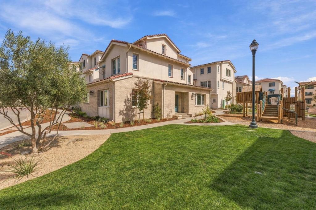 5528 Maravilla Way