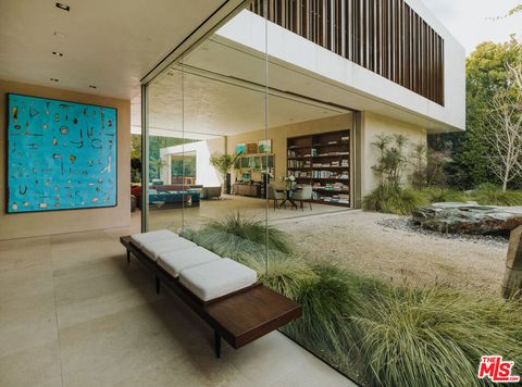 Photo of 717 Moreno Avenue, Los Angeles, CA 90049 (MLS # 25522841)