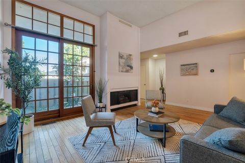 Photo of 4173 W Sarah Street, Burbank, CA 91505 (MLS # BB26085237)