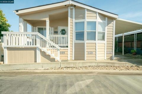 Photo of 315 315 Via Valencia, Pacheco, CA 94553 (MLS # 41123775)