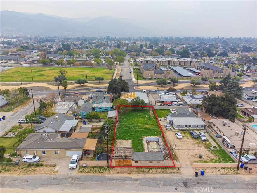 Great opportunity to build on a vacant residential lot in an established San Bernardino neighborhood. This approx. 7,200 sq ft parcel offers a blank canvas for a custom single-family home or investment project (buyer to verify zoning, utilities, and permitted uses with the City of San Bernardino). Seller may consider a partial seller carryback with acceptable terms. Conveniently located near schools, shopping, parks, and major freeways.    Spanish: Excelente oportunidad para desarrollar en este terreno residencial vacío ubicado en un vecindario establecido de San Bernardino. El lote cuenta con aprox. 7,200 pies cuadrados y ofrece un lienzo en blanco para construir una vivienda unifamiliar o un proyecto de inversión (el comprador debe verificar zonificación, servicios y usos permitidos con la Ciudad de San Bernardino). El vendedor podría considerar un financiamiento parcial bajo términos aceptables. Cerca de escuelas, comercios, parques y accesos a autopistas principales.