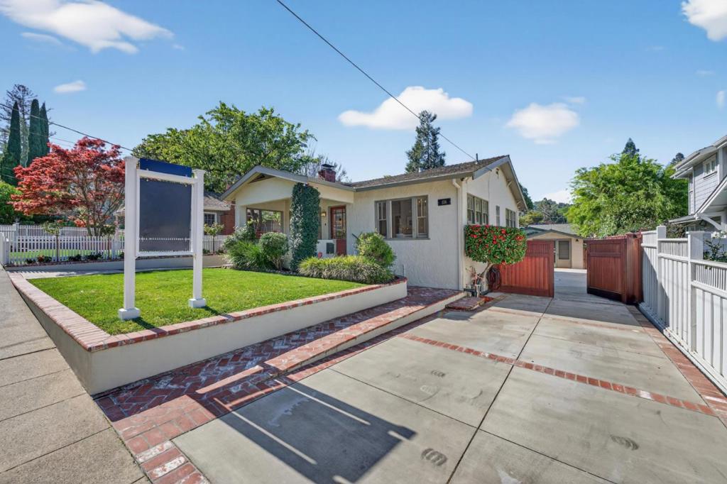 136 Loma Alta Avenue