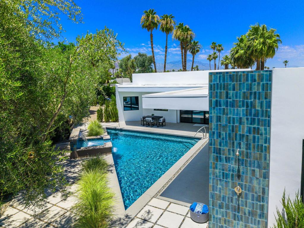 74846 Fox Hills Court