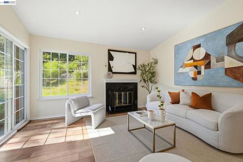 Photo of 515 Canyon Oaks Dr #F, Oakland, CA 94605 (MLS # 41130393)