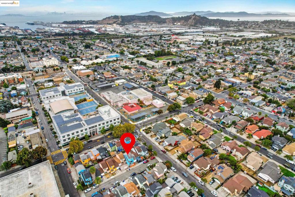 IRON TRIANGLE - Residential