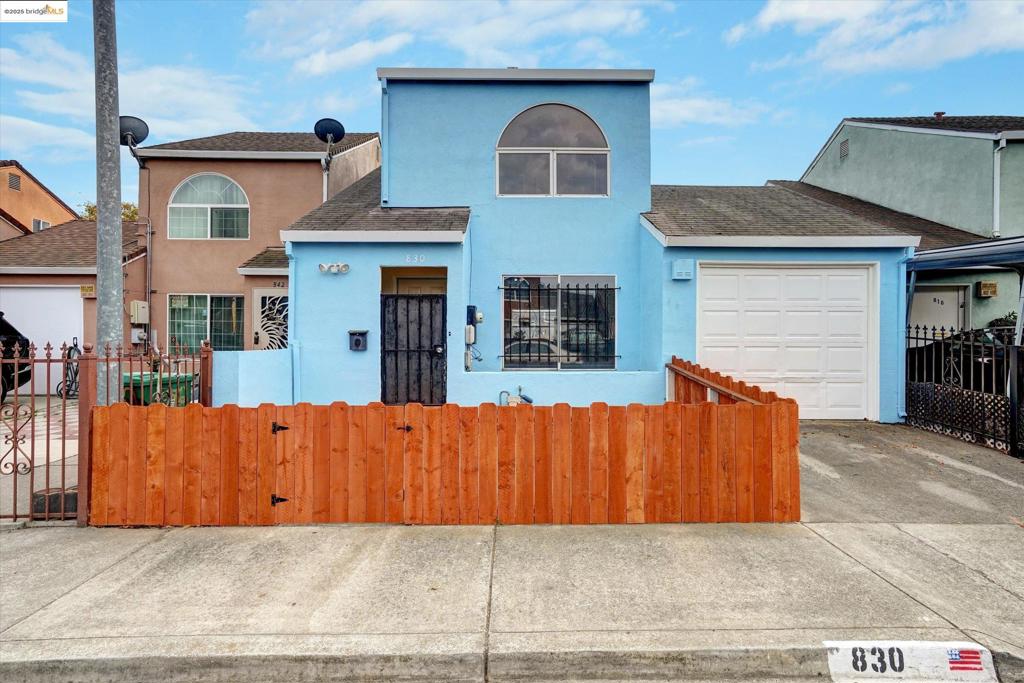 IRON TRIANGLE - Residential