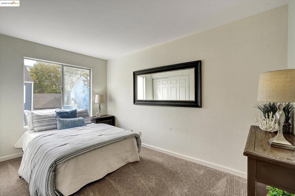IRON TRIANGLE - Residential